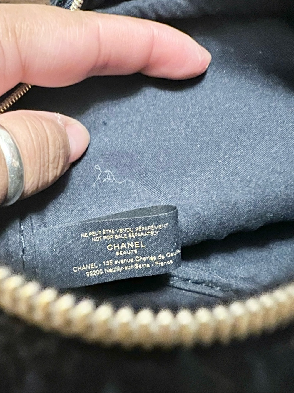 CHANEL Black Tweed Beauté Cosmetic Pouch with Gold Logo - Picture 5 of 5